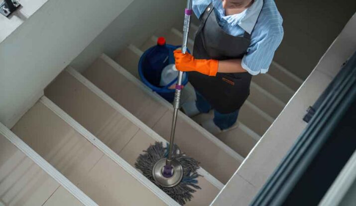 Innen- und Außenreinigung im Hausmeisterservice